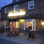 The George Country Inn, Wath 호텔